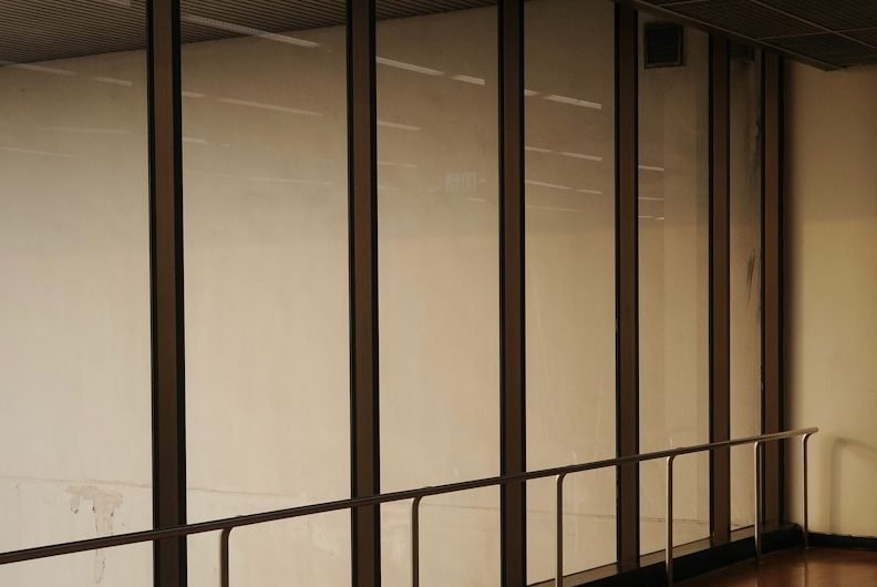 Quelle cloison de bureau choisir pour allier confort et productivité ?