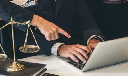 Schéma illustrant la coordination entre expert juridique et fiscal pour sécuriser la création d’une société offshore en Tunisie.