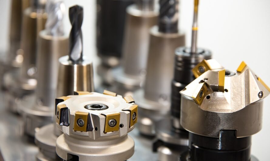 Centre d&rsquo;usinage bois : comment choisir la machine adaptée à vos besoins