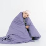 Améliorez votre sommeil avec une couette adaptée en toutes saisons.