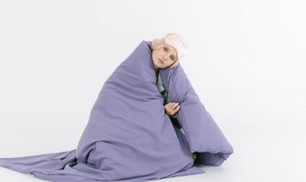 Améliorez votre sommeil avec une couette adaptée en toutes saisons.