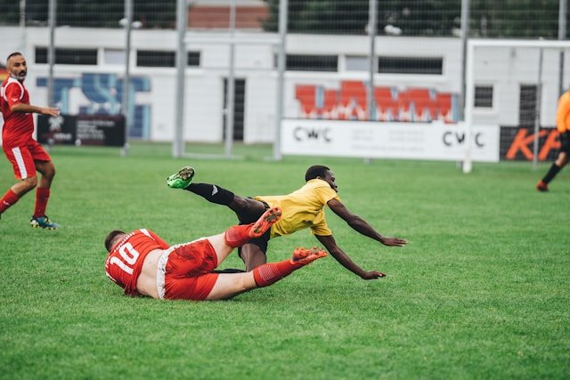 Comment les erreurs influencent la santé physique et mentale des joueurs de football