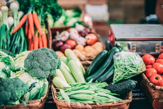 Régimes riches en fibres : impact digestif sur les symptômes du SII
